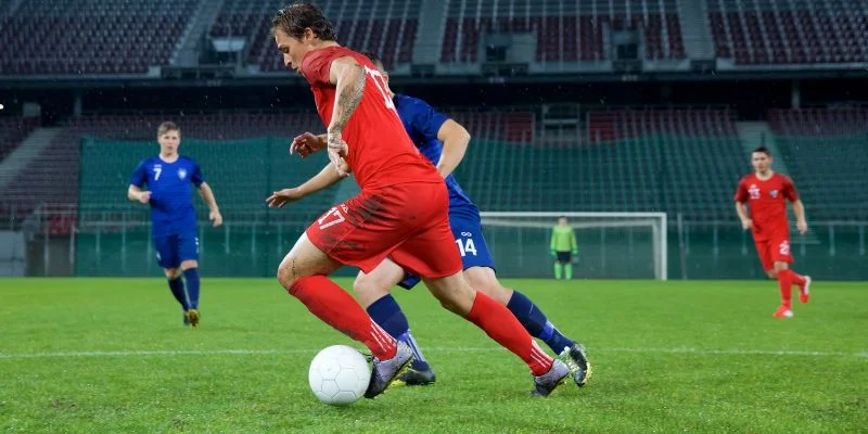Vai trò của tốc độ, thể lực và sự chuyển đổi giữa tấn công – phòng ngự