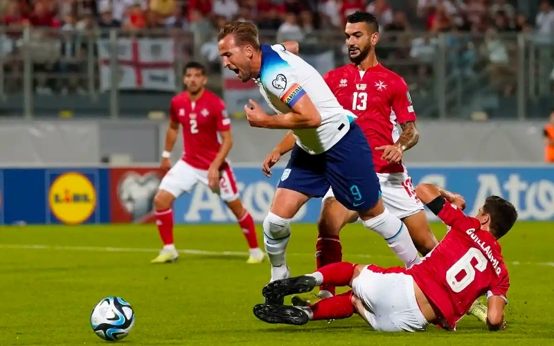 Tiền Đạo "Target Man" (Cắm) là gì? Kỹ năng cần thiết của vị trí này.